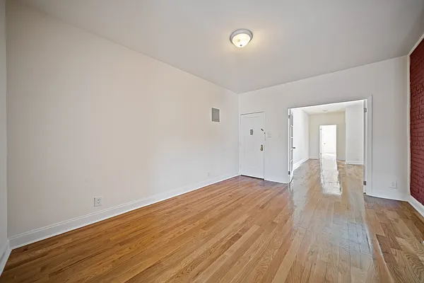 Rented by Bond New York | media 4