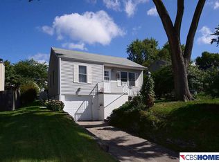 8036 Park Dr, Ralston, NE 68127