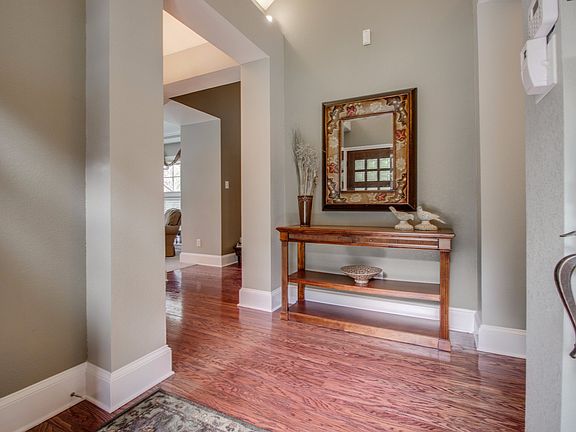 3rd image of 633 S Sorita Cir