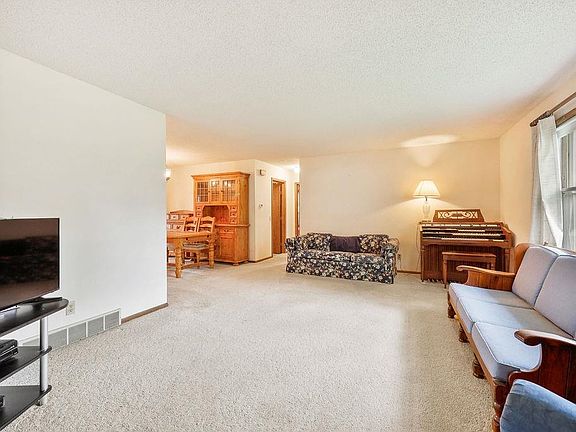 4th image of 1421 Lincoln Ave