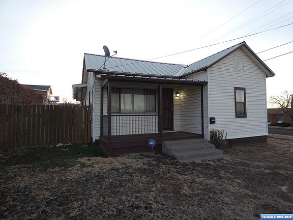 2nd image of 802 N Swan St