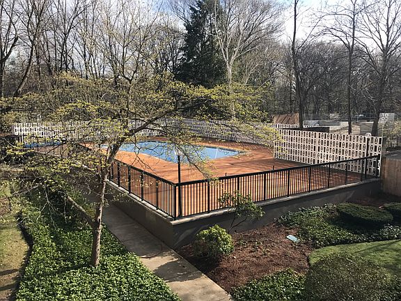 4th image of 11 Monmouth Ct #108