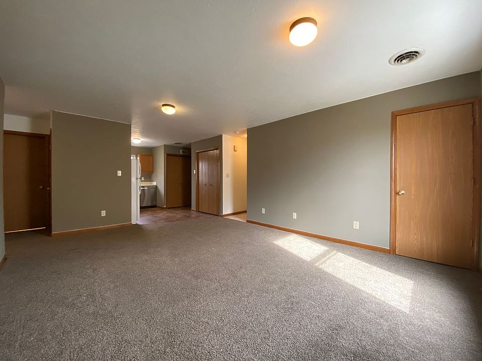 1st image of 261 Woodridge Ct APT D