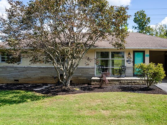 2nd image of 1109 Indian Hills Dr