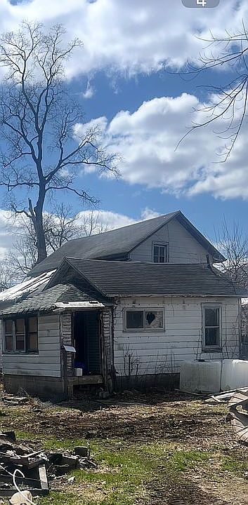 2nd image of 12460 Clark St