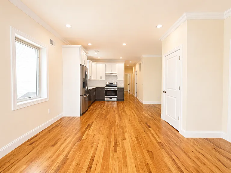 280 Eltingville Blvd #1 — Photo 2