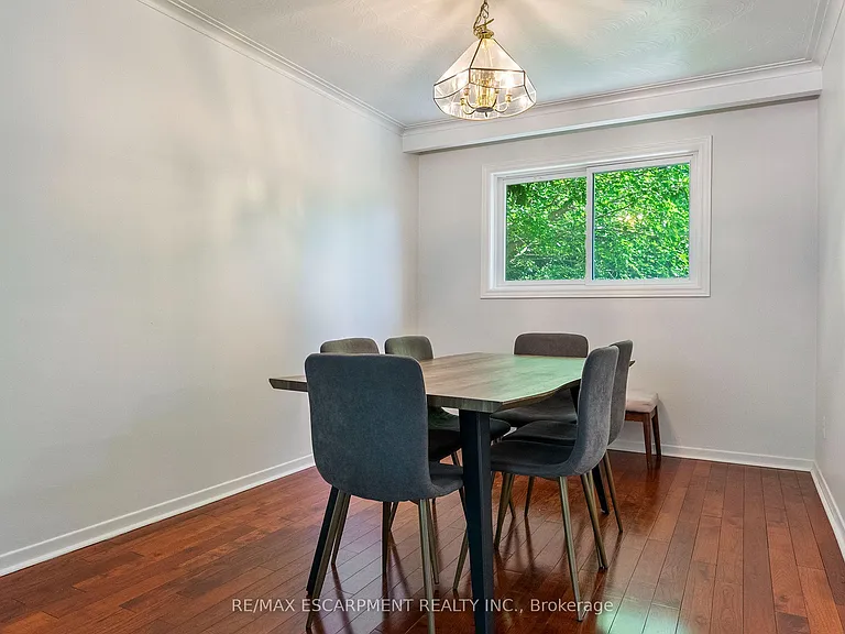 2506 Yarmouth Cres — Photo 8