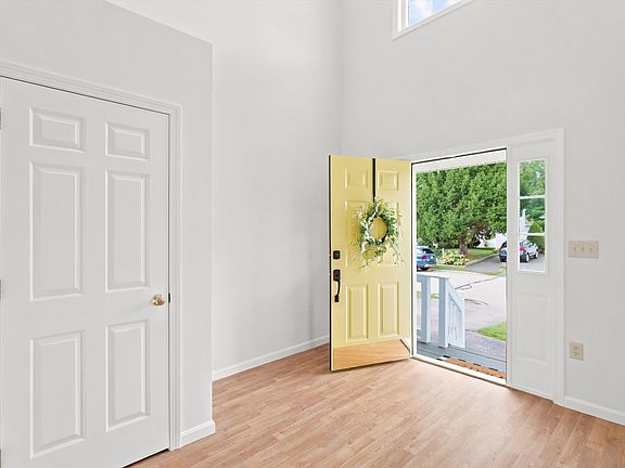 4th image of 9 Derby Ln