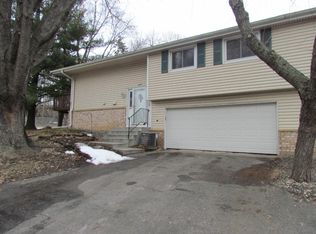 1253 Timbershore Ln, Eagan, MN 55123