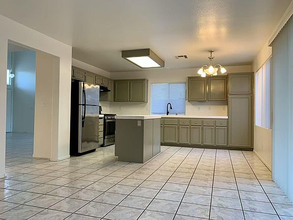 4th image of 3569 Spring Vistas Dr