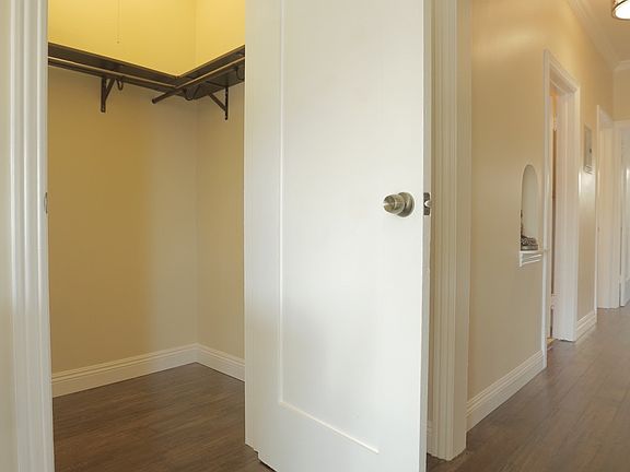 5th image of 146 N Edgemont St APT 3