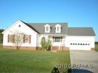 4011 Avon Rd, Grimesland, NC 27837