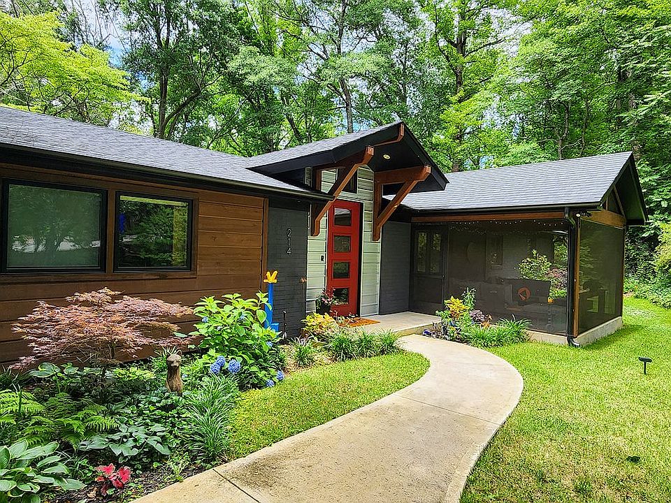 2nd image of 214 Chick Springs Rd