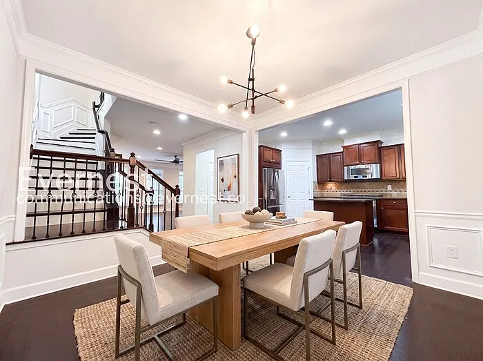 3 bed, 3.5 bath, 2509 sqft, $3,990 — Photo 4