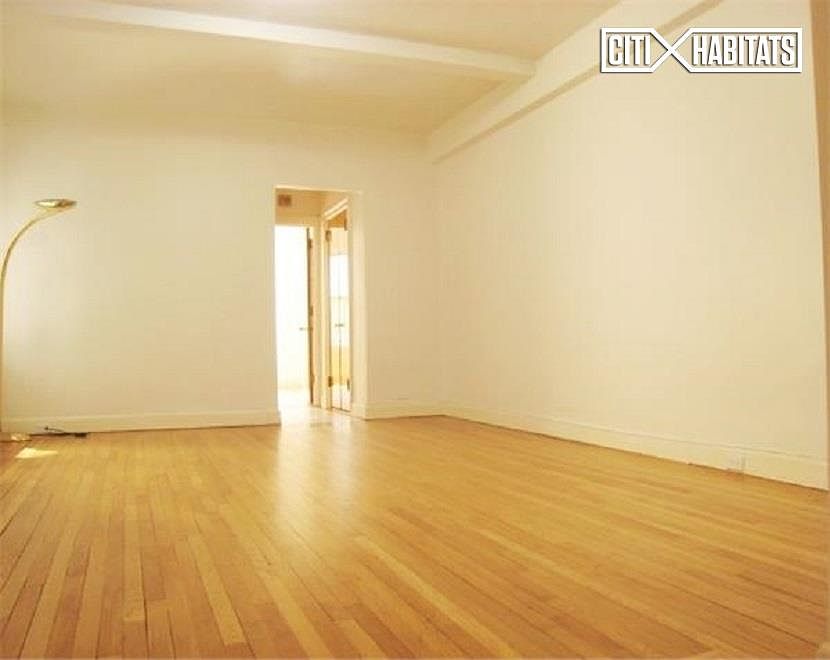 2nd image of 157-163 E 72nd St #2H
