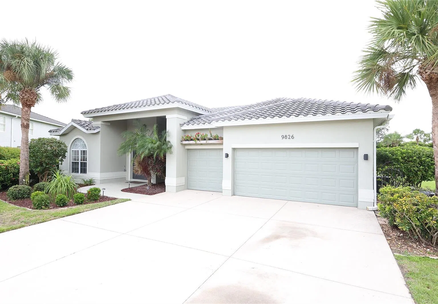 5 bed, 2826 sqft, $3,700 — Photo 2