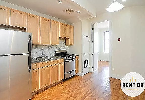 2nd image of 654 Park Pl #22RF