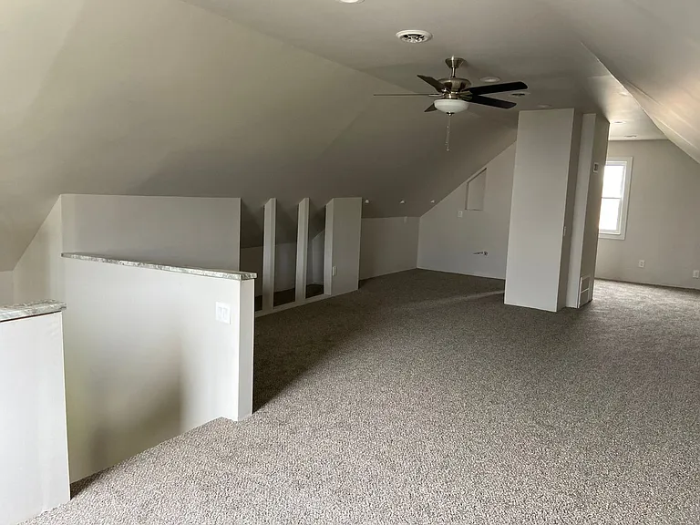 2315 Yemans St — Photo 11
