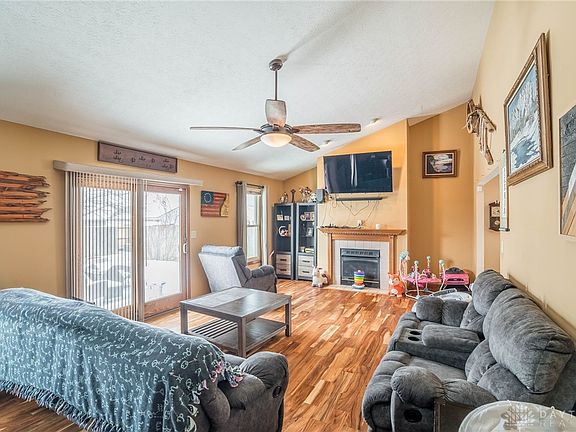 5th image of 3270 Redbud Dr