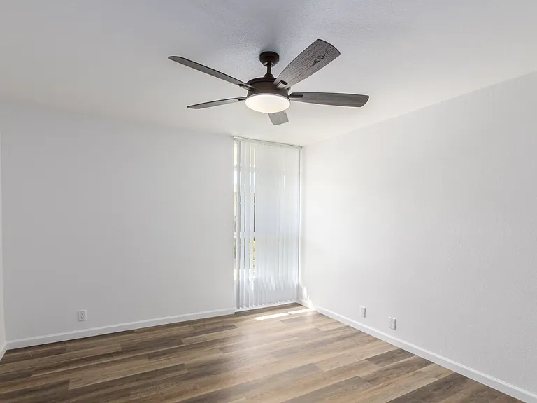 6540 N Central Ave — Photo 12