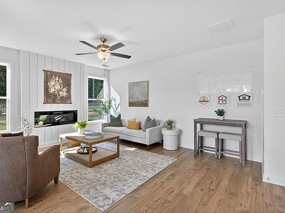 4th image of 135 Windsor Park Ct