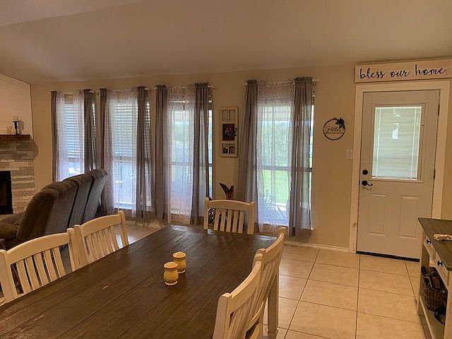 2nd image of 206 Valley Run Trl
