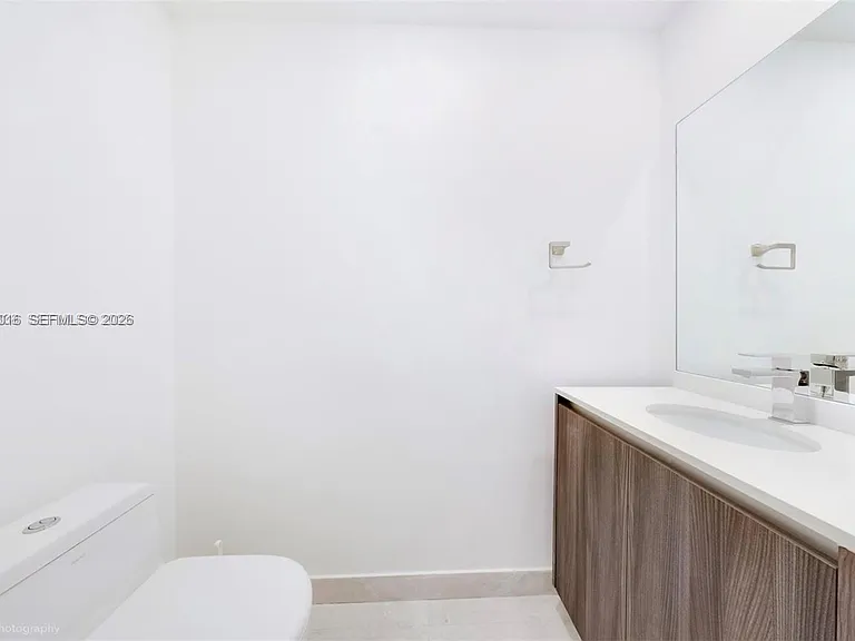 488 NE 18th St #2304 — Photo 10