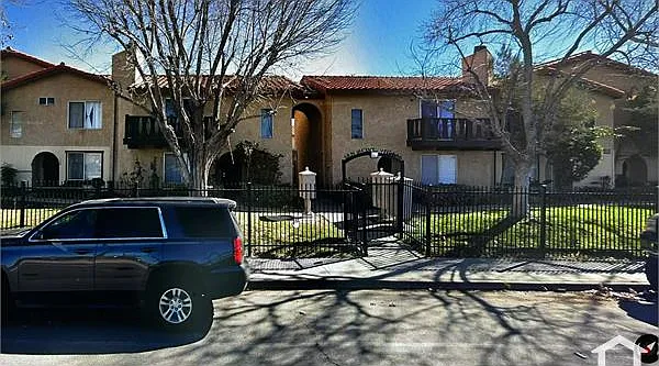 3 bed, 1365 sqft, $2,800 — Photo 2