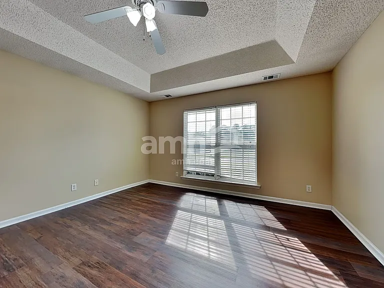 420 Roberts Way — Photo 11