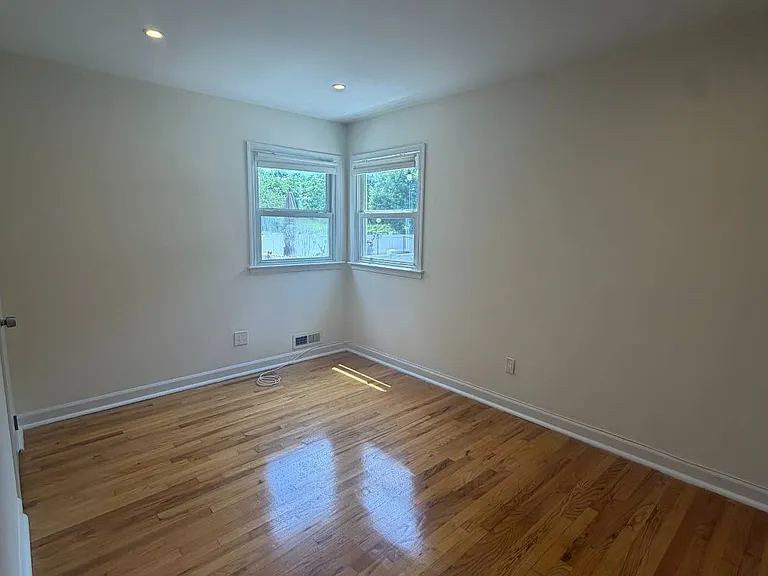 268 Chesterton Ave #1 — Photo 13