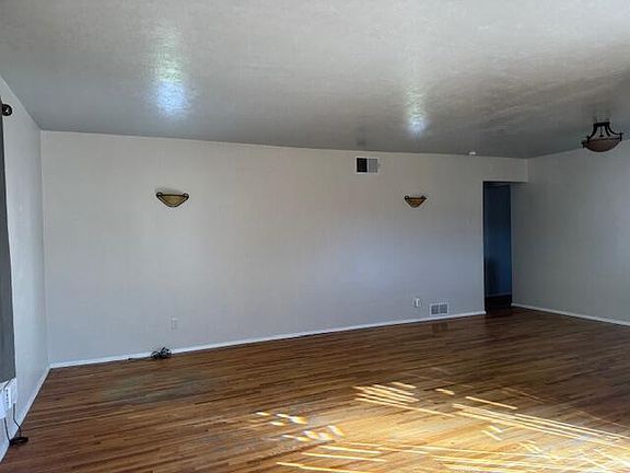 5th image of 802 Sunset Dr