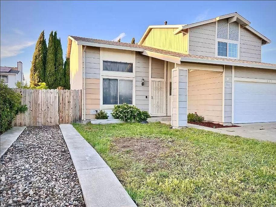 2nd image of 637 Klamath Dr