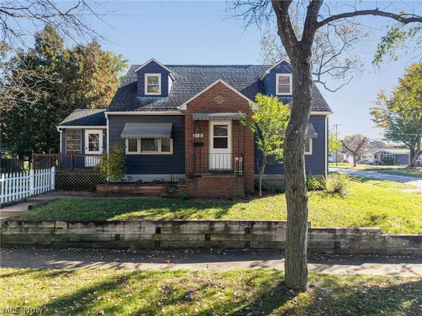 2875 Pikes Ave, Akron, OH 44314