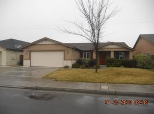 4557 E Edna Ave, Fresno, CA 93725