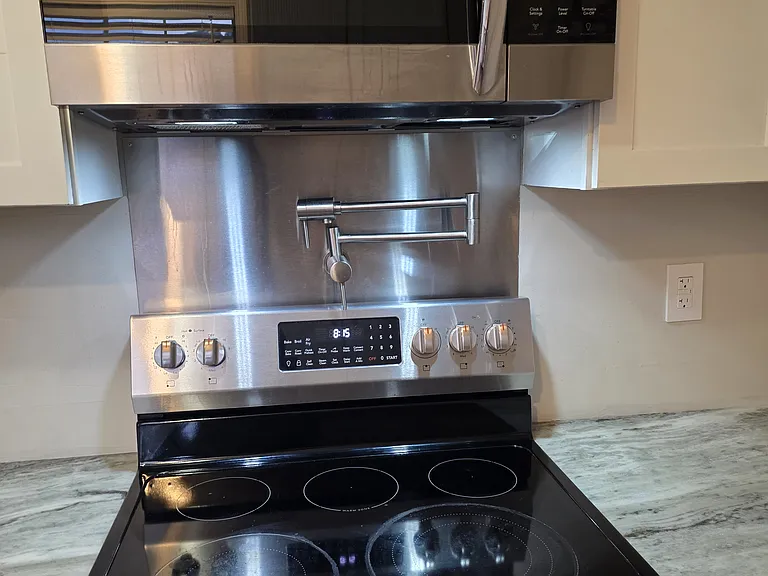 403 Judges Ct — Photo 8
