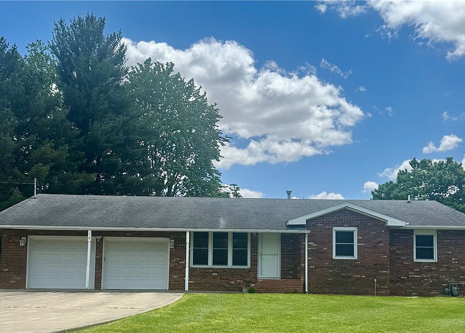 1st image of 12 Hillcrest Dr