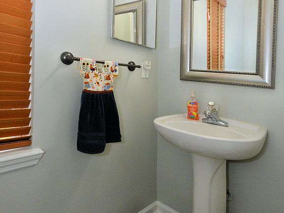 5th image of 540 HOPEWELL Drive