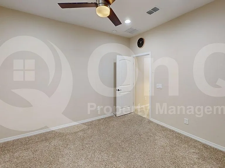 8943 W Marshall Ave — Photo 10