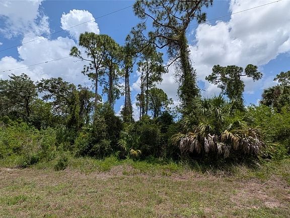 3rd image of 6065 S Moss Cir