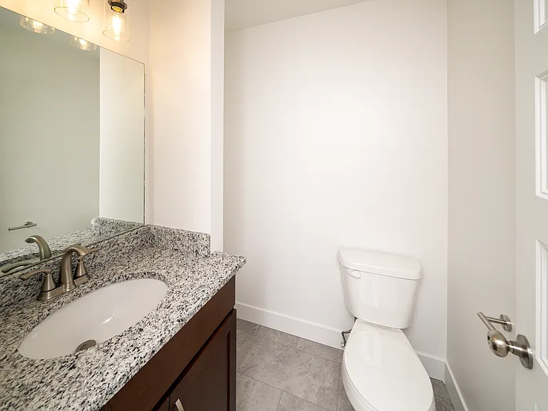 626 E 800 N — Photo 9