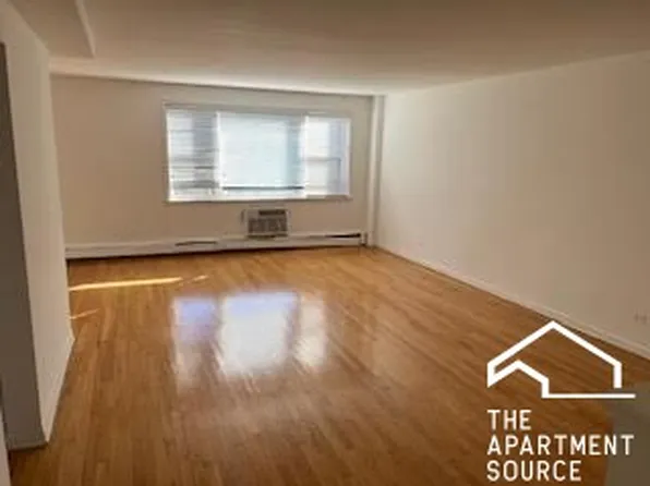 8644 Skokie Blvd #405, Skokie, IL 60077