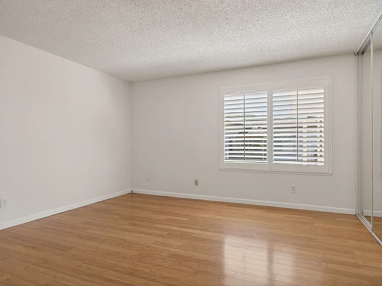 42063 Village 42 — Photo 17