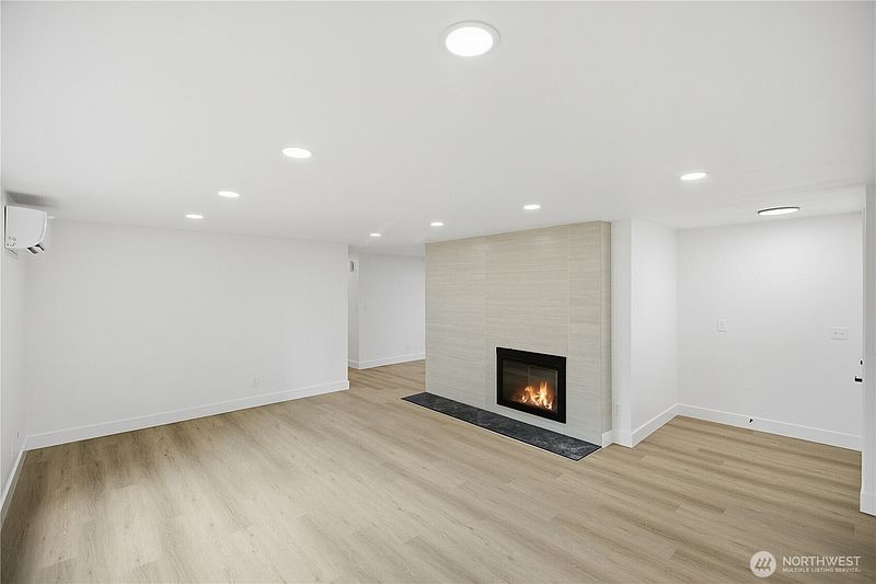 5th image of 4702 Waller Road E