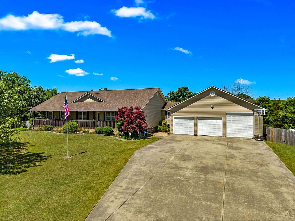 1st image of 140 Windsong Dr