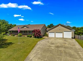 140 Windsong Dr, Parrottsville, TN 37843