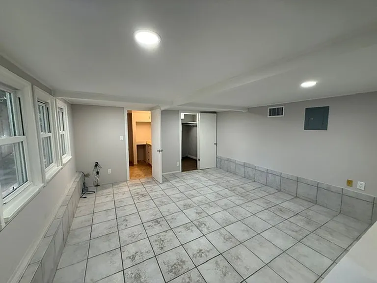 4907 Ocean View Blvd — Photo 20