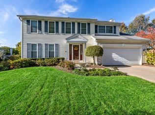 1720 Cedar Glen Ct, Libertyville, IL 60048