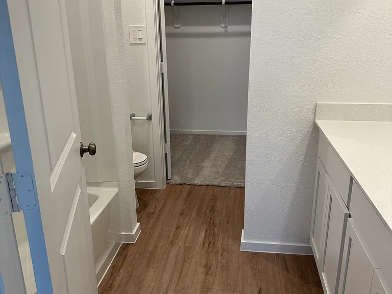 1546 San Sebastian Dr — Photo 5