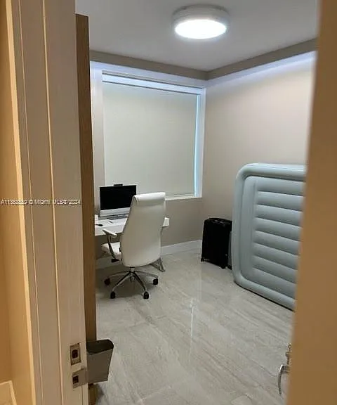 16385 Biscayne Blvd #7 — Photo 5