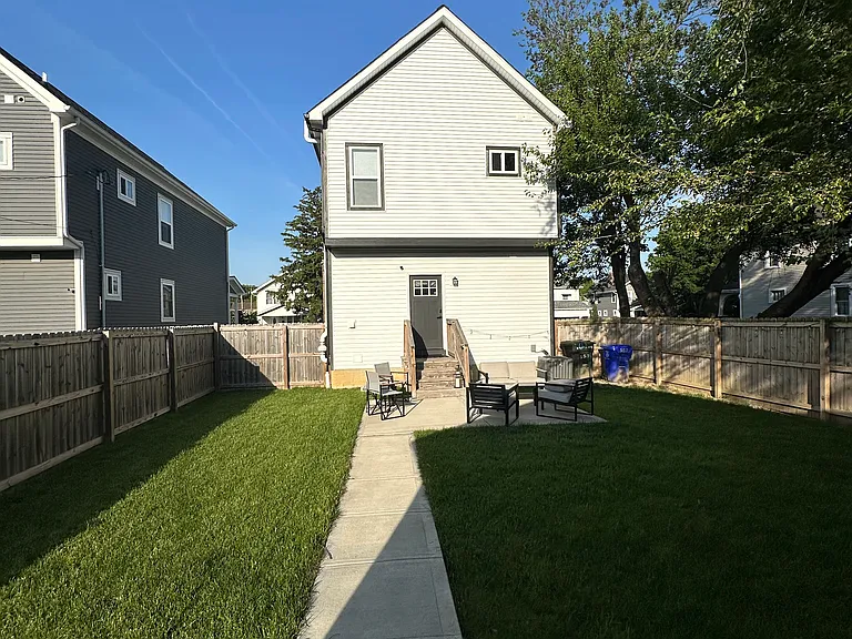 157 N Powell Ave — Photo 11